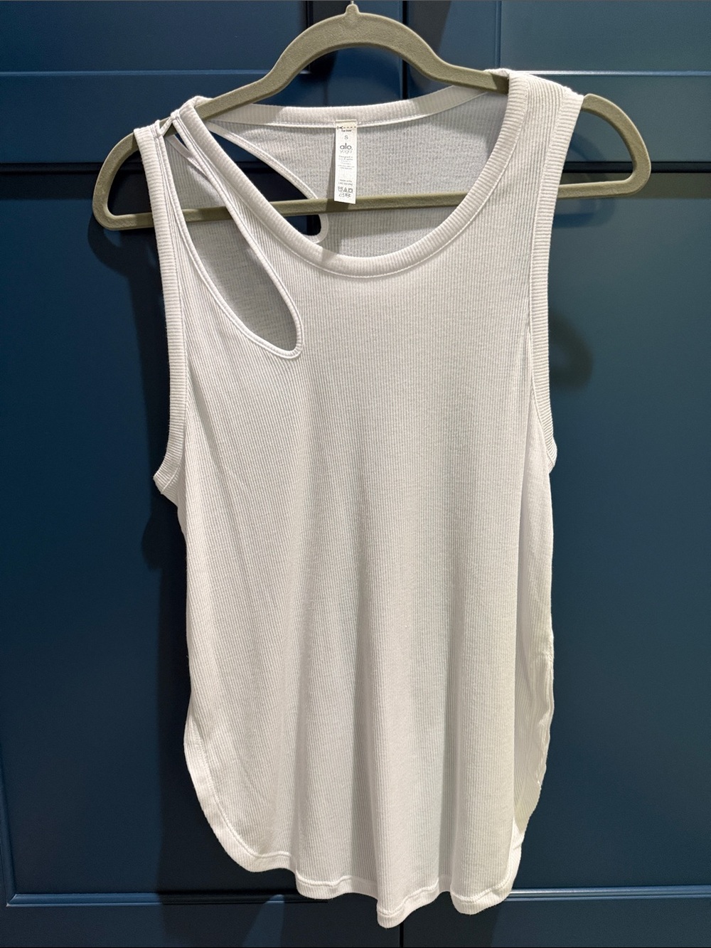 ALO Yoga Peak Ribbed Tank Top with Cutout - White